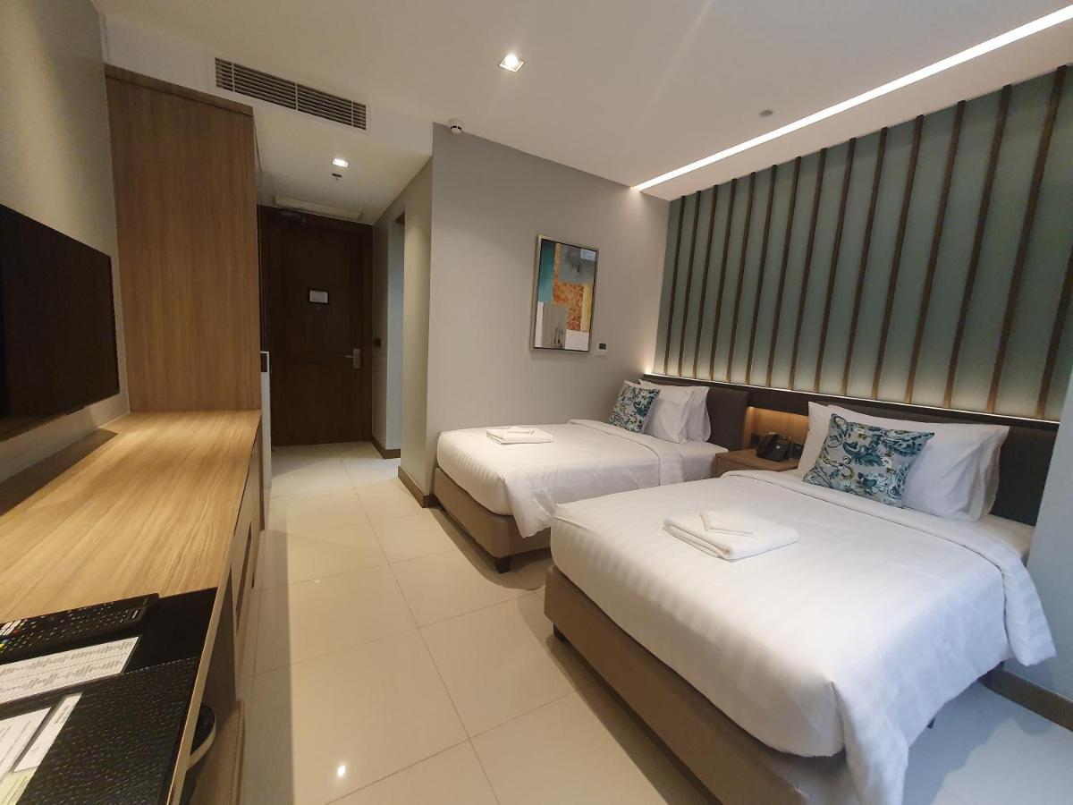 The Hotel Andrea Kota Cauayan Bagian luar foto