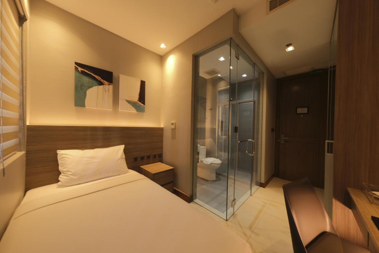 The Hotel Andrea Kota Cauayan Bagian luar foto