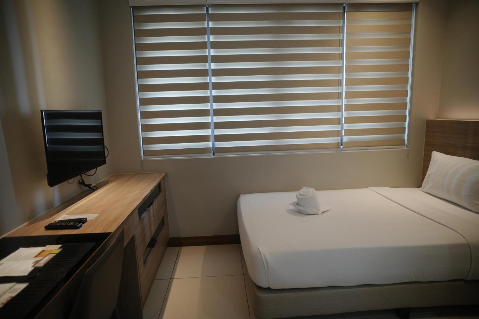 The Hotel Andrea Kota Cauayan Bagian luar foto