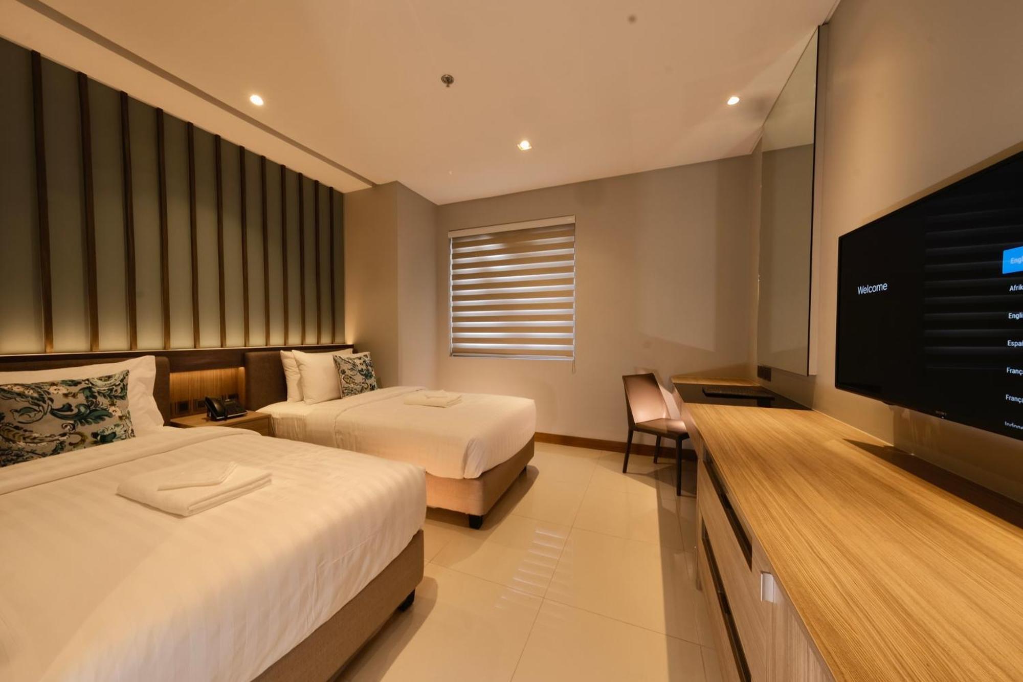 The Hotel Andrea Kota Cauayan Bagian luar foto