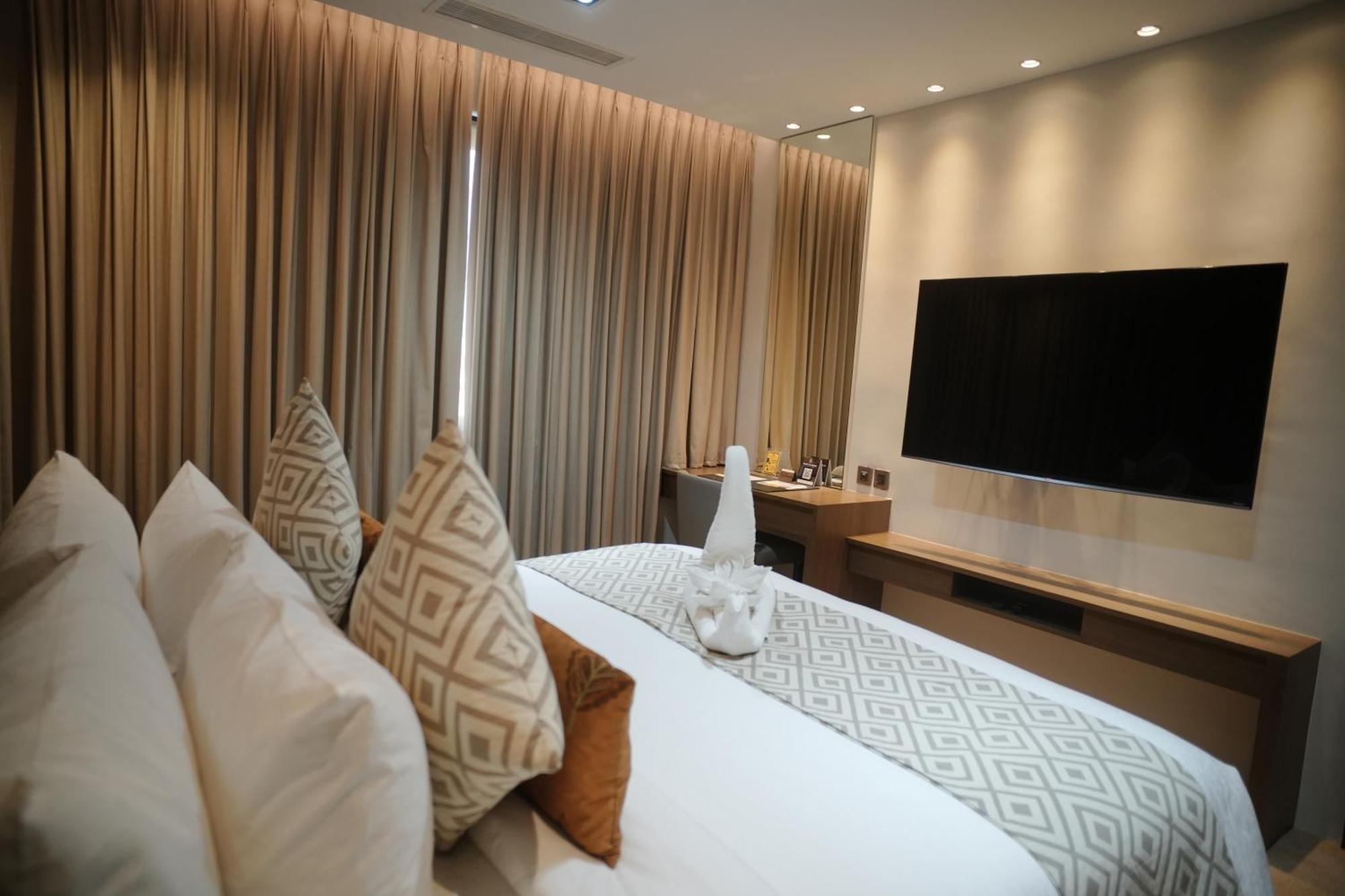 The Hotel Andrea Kota Cauayan Bagian luar foto